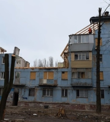 У Запоріжжі зробили попередній аналіз стану фундаменту будинку, в який влучила ракета