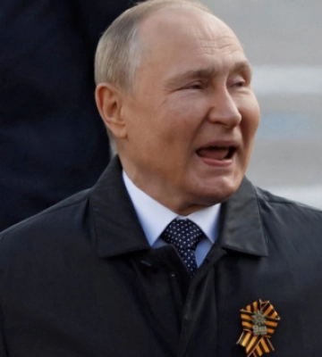 У Міноборони пояснили, чому Путін приїхав до Маріуполя саме вночі