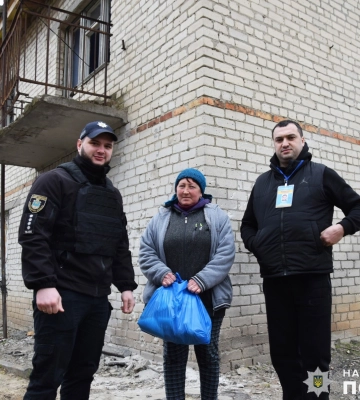 Миколаївські ювенальні поліцейські спільно з волонтерами доставили гуманітарну допомогу мешканцям, які потерпають від ворожих&amp;hellip;