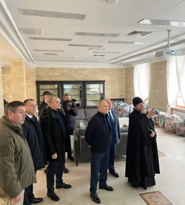 Сильно хромал и со странными залысинами: в Крыму заметили Путина