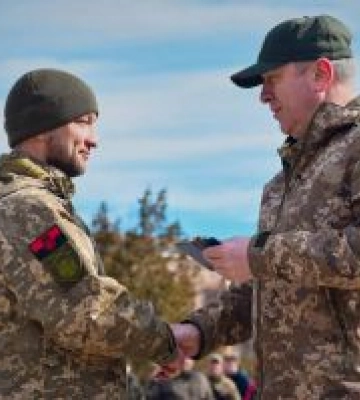 На Сумщині та Черкащині нагородили тих, хто не чекав повісток і наказів