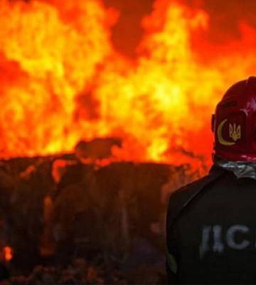 Обстрел дронами Новомосковска: пожар на предприятии локализовали