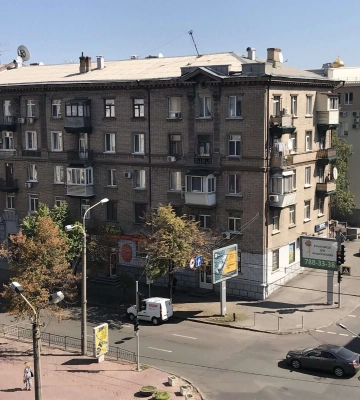 У Дніпрі на місяць звузять проїзну частину вулиці Воскресенської: стало відомо коли