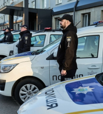 Поліцейським Рівненщини передали 23 службові автомобілі