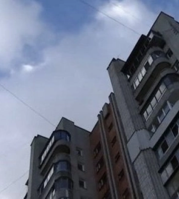 В Одесі пара випала з 14-го поверху житлового будинку