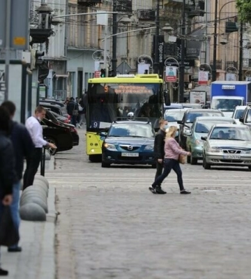 На вулиці Богомольця у Львові змінять організацію дорожнього руху: подробиці