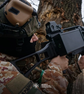 На Луганщині прикордонники затрофеїли російський дрон із тепловізором
