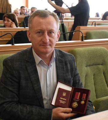 Зеленський нагородив директора Рівненського військового госпіталю орденом