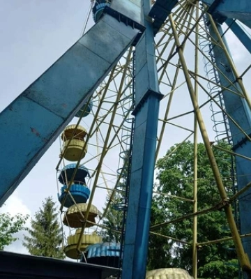 Розповіли, коли запрацюють відновлені атракціони у луцькому парку