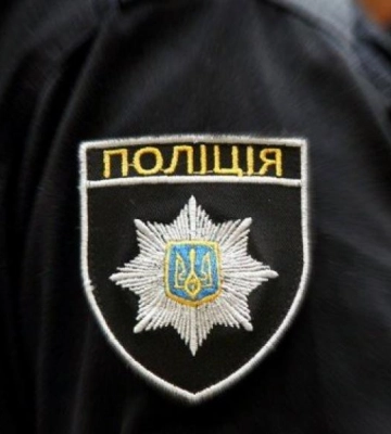 Упав з велосипеда та не дихав: у Сарнах патрульні реанімували чоловіка на вулиці