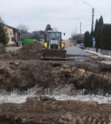 Дорожники відновлюють ремонт дороги Червоноград – Рава-Руська поблизу Польщі