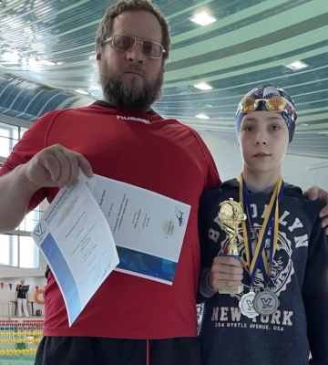 Юна кропивницька плавчиня завоювала три призових місця на чемпіонаті України