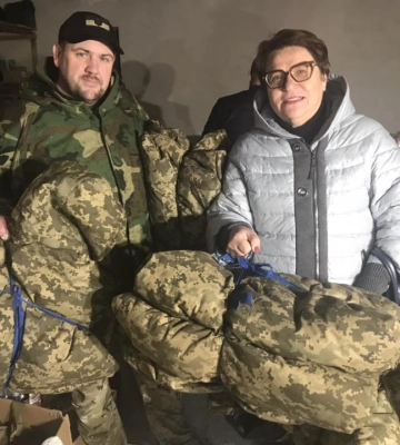 Волонтерка з Нововолинська зібрала понад 80 тисяч гривень на бушлати для захисників