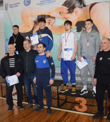 Полтавські спортсмени завоювали два «золота» і «бронзу» на чемпіонаті України з вільної боротьби
