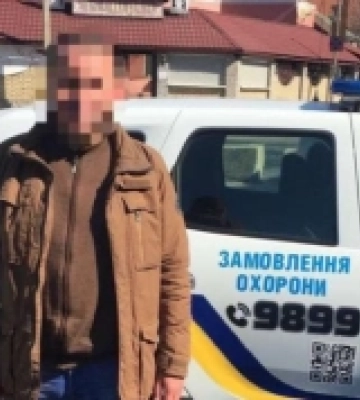 Мукачівські поліціянти затримали чоловіка, який перебував у розшуку