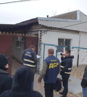 Миколаївські поліцейські повідомили підозру учасникам злочинної групи, які вимагали від потерпілого 7000 доларів США неіснуючого&amp;hellip;