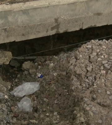 Полтавські водії нарікають на провалля по вулиці Коцюбинського