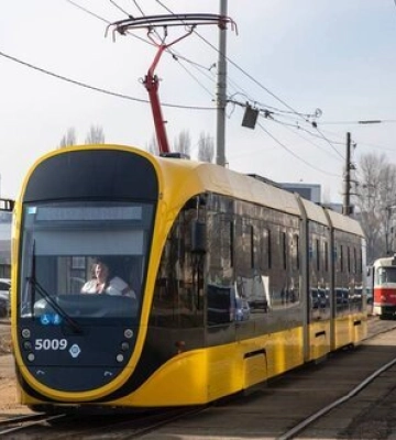 На трамвайному маршруті №33 відремонтовано колії та випущено нові вагони &quot;Татра-Юг&quot;, - Кличко
