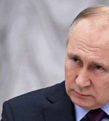 Сложился невыгодный контекст, – Галлямов о мотивах поездок Путина в Крым и Мариуполь