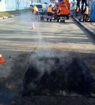 Покриття в дворах волинського міста залатають за 2 млн