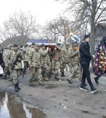 Мріяв бути військовим з дитинства: на Волині попрощалися із 24-річним командиром танкового екіпажу Віталієм Кобцем