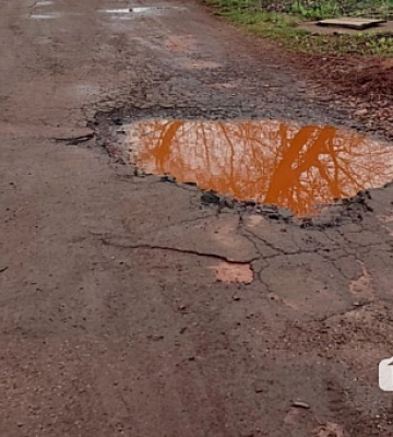 Криворожанка зареєструвала петицію з вимогою відремонтувати дорогу