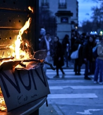 Во Франции новые протесты, задержаны сотни людей
