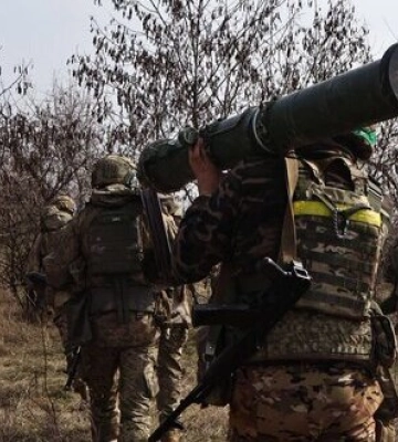 Сирський про бої за Бахмут: Ворог намагається просунутися з околиць до центру міста, але Сили оборони знищують їх 24/7. ФОТО