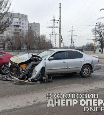 В Днепре на Запорожском шоссе маршрутка попала в ДТП