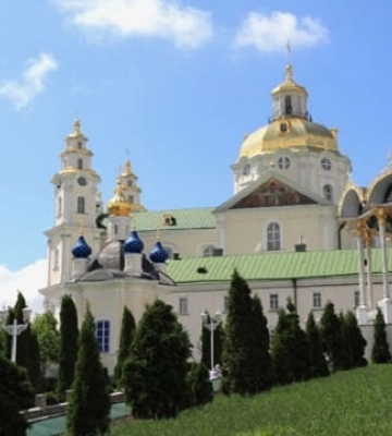 Ячейка “русского мира” на западе Украины: Тернопольский облсовет хочет выселить МП из Почаевской лавры