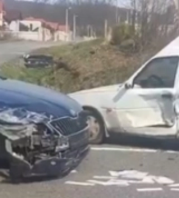 Поблизу Мукачева сталася аварія: не розминулося дві автівки
