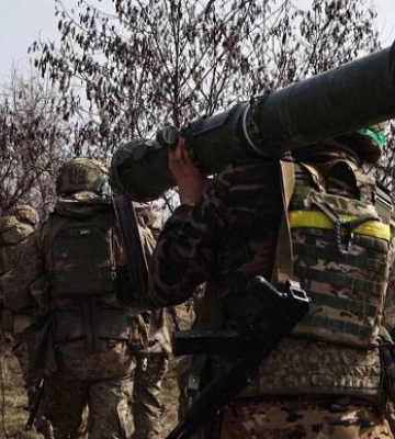 Росіяни намагаються просуватися до центру Бахмута, але ЗСУ стримують штурми — Сирський