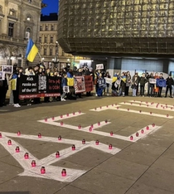 У Празі вшанували пам'яті невинно вбитих людей у Маріупольському драмтеатрі