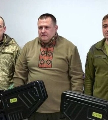 Антидроновые ружья, рации и планшеты со спецпрограммами: Днепр продолжает системно обеспечивать необходимым бойцов на передовой