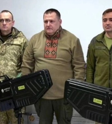 Антидроновые ружья, рации и планшеты со спецпрограммами: Днепр продолжает системно обеспечивать необходимым бойцов на передовой