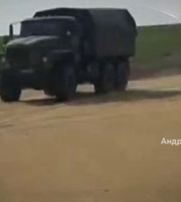 Поблизу Маріуполя перекинулася фура з краденим українським зерном