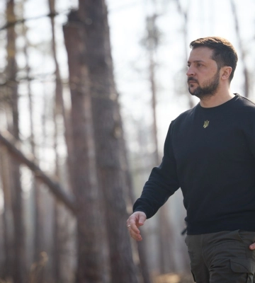 Зеленський вшанував пам’ять захисників України, які загинули під час оборони та звільнення від рашистів села Мощун на Київщині 