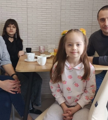 «Мріємо, щоб донька навчилася читати»: історія луцької сім&#039;ї, яка виховує дитину з синдромом Дауна