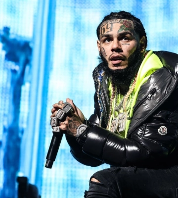 Репера Tekashi 6ix9ine госпіталізували після нападу в спортзалі