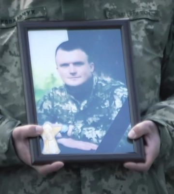 У Лебедині попрощалися з полеглим захисником