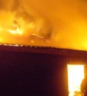 На Свалявщині горіла надвірна споруда