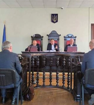 В тілі вінничанки забули хірургічний інструмент: тепер вона отримає сотні тисяч компенсації