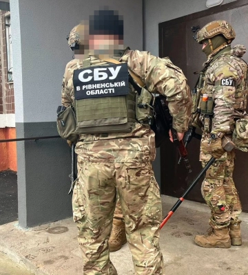 &quot;Зливали&quot; інформацію про наслідки ракетних ударів, місця дислокації, рух ЗСУ на Донеччині: СБУ викрила агентурну групу ворога у Краматорську. ФОТОрепортаж