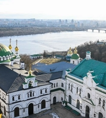 В Киево-Печерской лавре должна продолжаться монашеская жизнь - Ткаченко