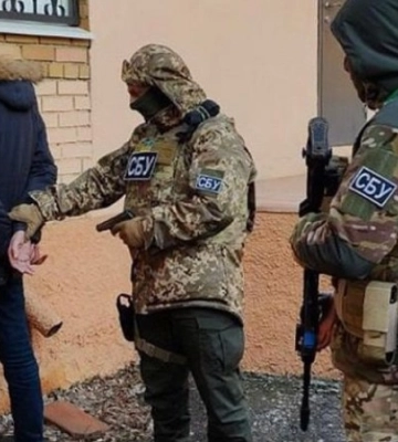 Коригував ракетний удар росіян по школі у Краматорську: СБУ затримала інформатора