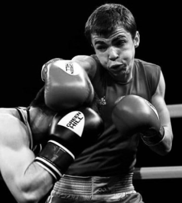 Чемпион Европы по боксу среди молодежи погиб в бою с россиянами