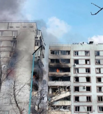 Російські окупанти вдарили ракетою по багатоповерхівці в Запоріжжі