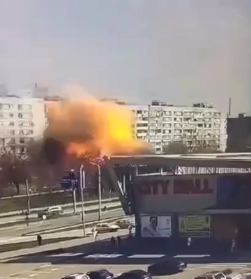 У Запоріжжі ракета влучила у багатоповерхівку – Зеленський (ВІДЕО)
