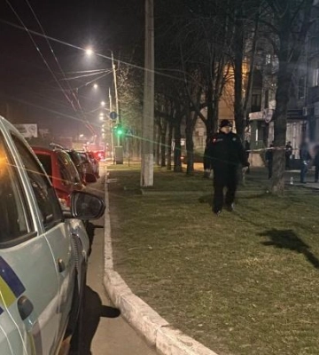 У Кременчуці на вулиці помер чоловік