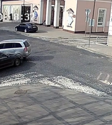У центрі Луцька не роз&#039;їхалися BMW і Opel (відео)